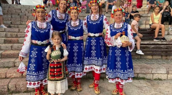 Български фолклор бе представен на панаира на грънчарството в Ниш